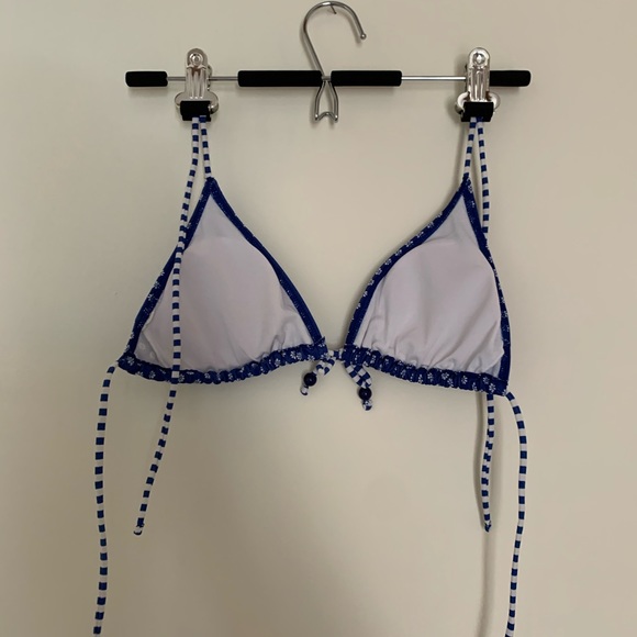 Triangle bathing suits - Picture 2 of 4